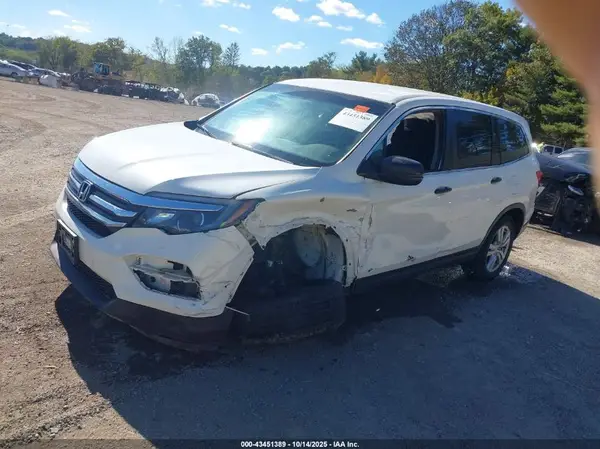 5FNYF6H18JB052738 2018 HONDA PILOT - Image 2