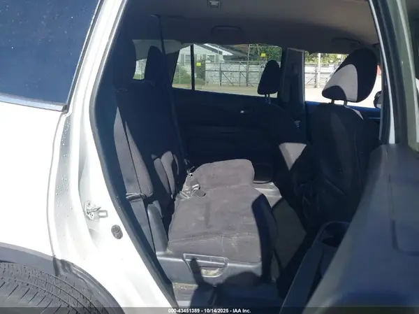 5FNYF6H18JB052738 2018 HONDA PILOT - Image 8