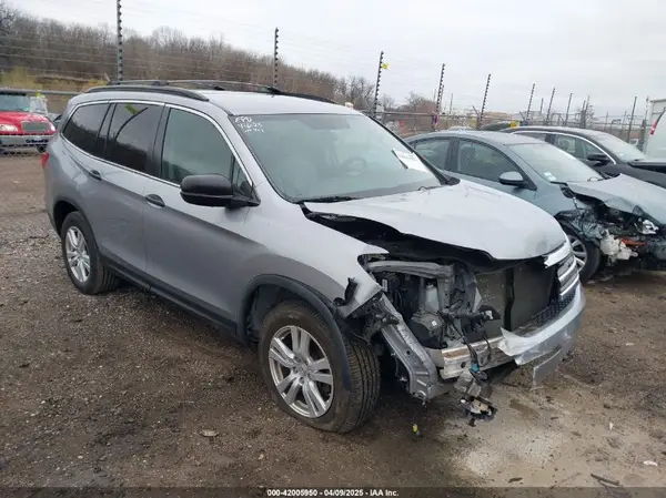 5FNYF6H19HB083703 2017 HONDA PILOT - Image 1