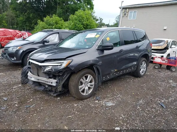5FNYF6H19JB067829 2018 HONDA PILOT - Image 2