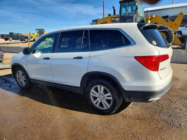 5FNYF6H1XHB099229 2017 HONDA PILOT - Image 2