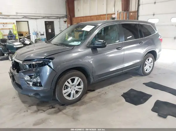 5FNYF6H1XJB015593 2018 HONDA PILOT - Image 2