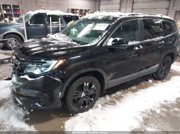 5FNYF6H28MB077135 2021 HONDA PILOT - Image 2
