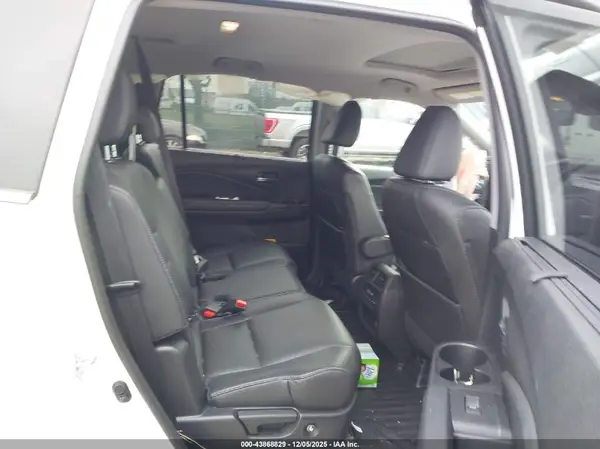 5FNYF6H2XMB068842 2021 HONDA PILOT - Image 8
