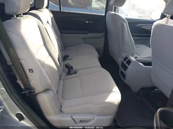 5FNYF6H30HB025237 2017 HONDA PILOT - Image 8