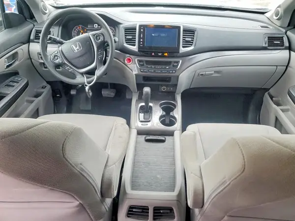 5FNYF6H30HB065575 2017 HONDA PILOT - Image 8