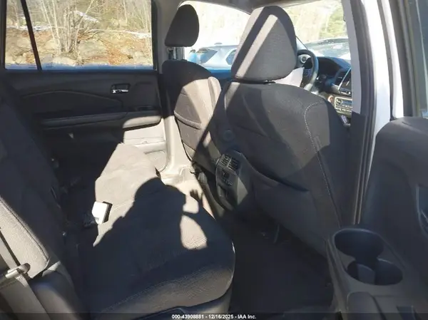 5FNYF6H30HB066063 2017 HONDA PILOT - Image 8