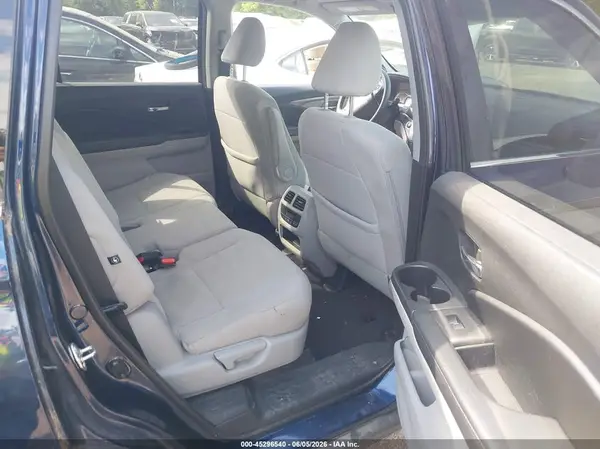 5FNYF6H30HB072378 2017 HONDA PILOT - Image 8