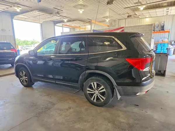 5FNYF6H30HB081324 2017 HONDA PILOT - Image 2
