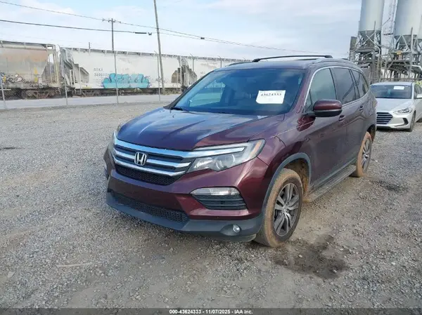 5FNYF6H30HB084045 2017 HONDA PILOT - Image 2