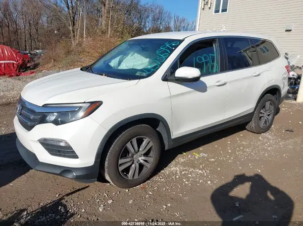5FNYF6H30JB051052 2018 HONDA PILOT - Image 2