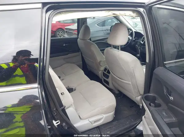 5FNYF6H30JB073407 2018 HONDA PILOT - Image 8