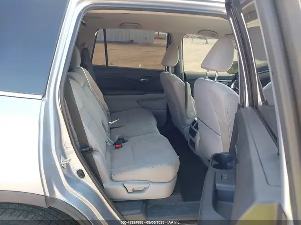 5FNYF6H31HB039549 2017 HONDA PILOT - Image 8