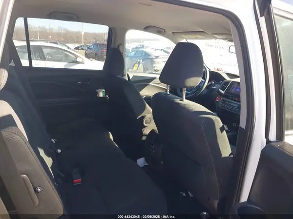 5FNYF6H31HB104142 2017 HONDA PILOT - Image 8