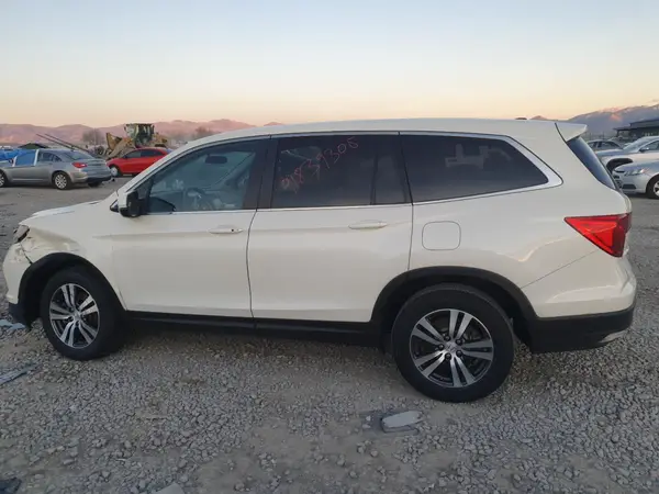 5FNYF6H31JB062951 2018 HONDA PILOT - Image 2