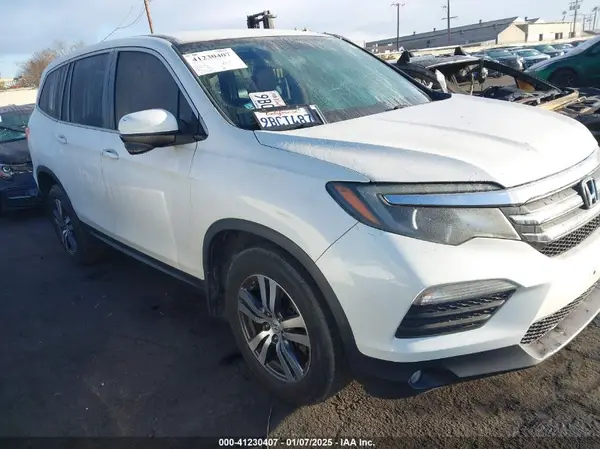 5FNYF6H32HB003305 2017 HONDA PILOT - Image 1