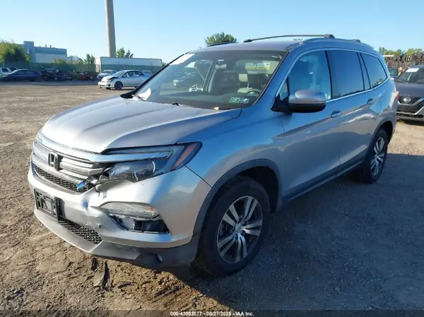 5FNYF6H33HB000686 2017 HONDA PILOT - Image 2