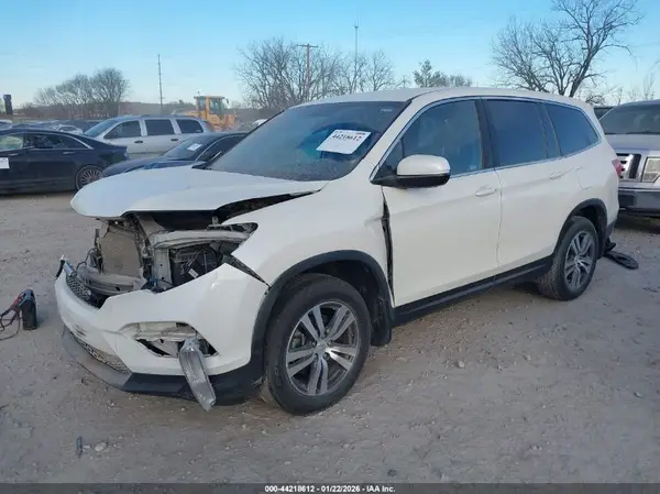 5FNYF6H33JB038246 2018 HONDA PILOT - Image 2