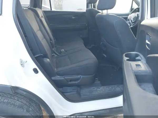 5FNYF6H33JB038246 2018 HONDA PILOT - Image 8