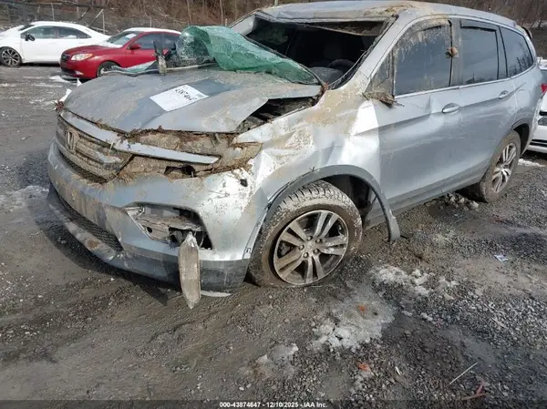 5FNYF6H33JB052356 2018 HONDA PILOT - Image 2