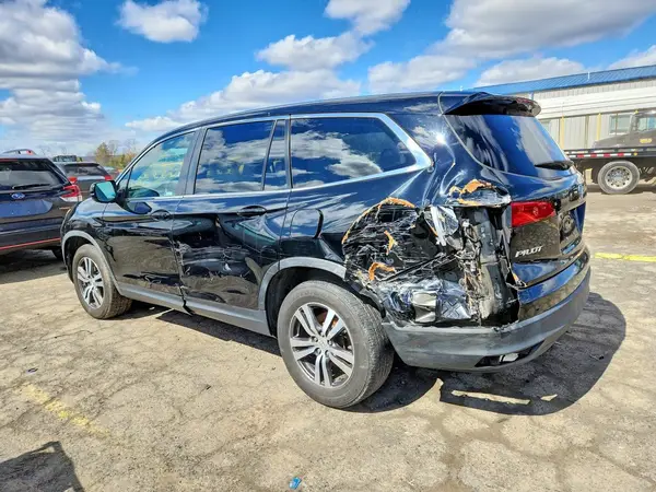 5FNYF6H33JB070873 2018 HONDA PILOT - Image 2