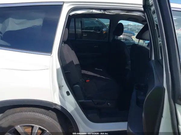 5FNYF6H33KB002204 2019 HONDA PILOT - Image 8