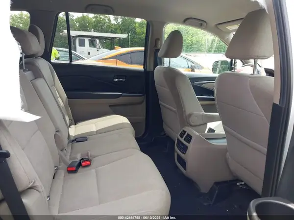 5FNYF6H33KB040757 2019 HONDA PILOT - Image 8