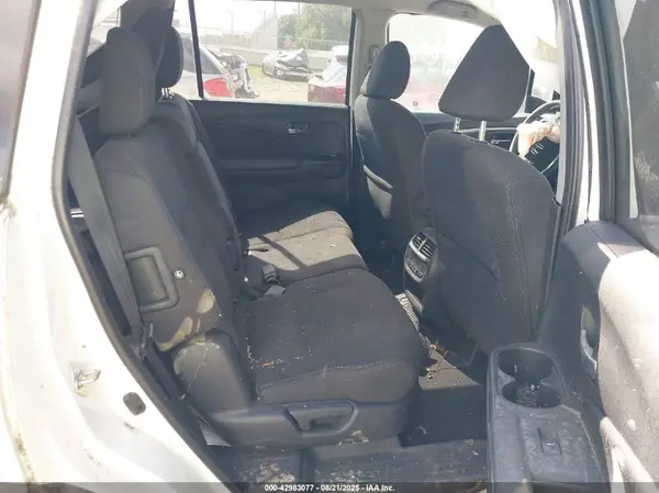5FNYF6H34HB013057 2017 HONDA PILOT - Image 8