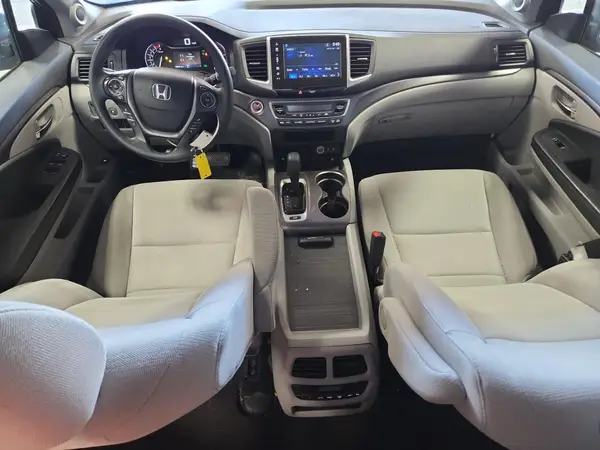 5FNYF6H34HB020400 2017 HONDA PILOT - Image 8