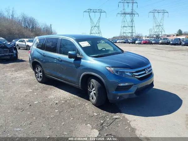 5FNYF6H34HB034362 2017 HONDA PILOT - Image 1