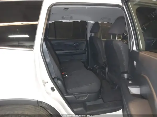 5FNYF6H34JB046047 2018 HONDA PILOT - Image 8