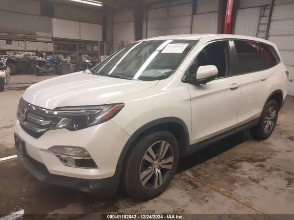 5FNYF6H34JB062944 2018 HONDA PILOT - Image 2