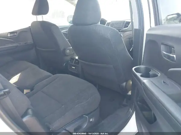 5FNYF6H34KB050083 2019 HONDA PILOT - Image 8
