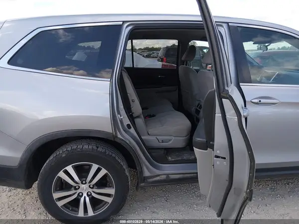 5FNYF6H35JB029015 2018 HONDA PILOT - Image 8