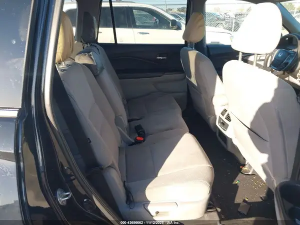 5FNYF6H35JB073418 2018 HONDA PILOT - Image 8