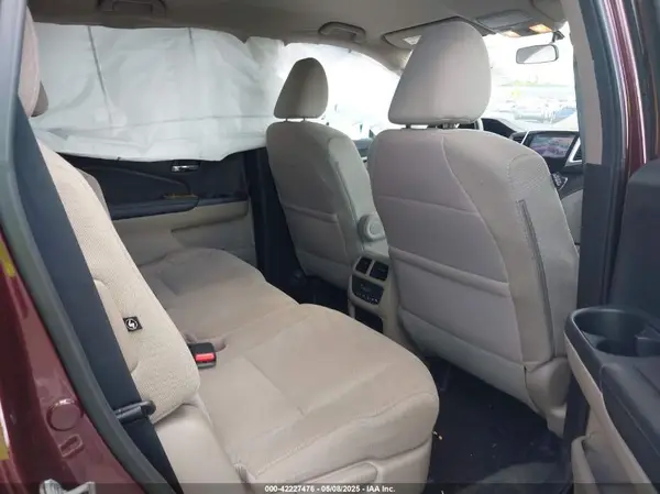 5FNYF6H36HB067976 2017 HONDA PILOT - Image 8