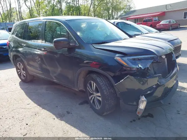 5FNYF6H36JB016919 2018 HONDA PILOT - Image 1