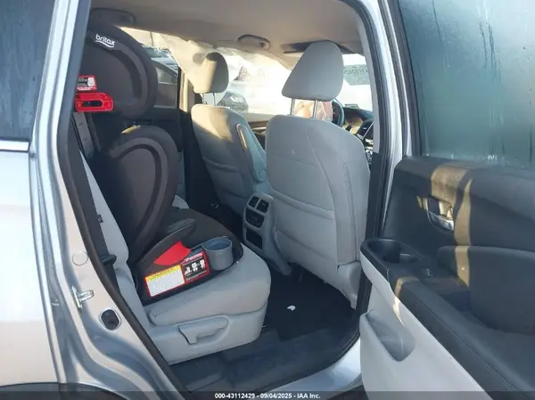 5FNYF6H36JB039715 2018 HONDA PILOT - Image 8