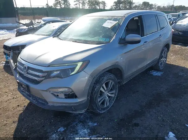 5FNYF6H37JB060461 2018 HONDA PILOT - Image 2