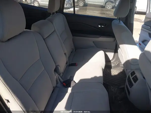 5FNYF6H37JB060461 2018 HONDA PILOT - Image 8