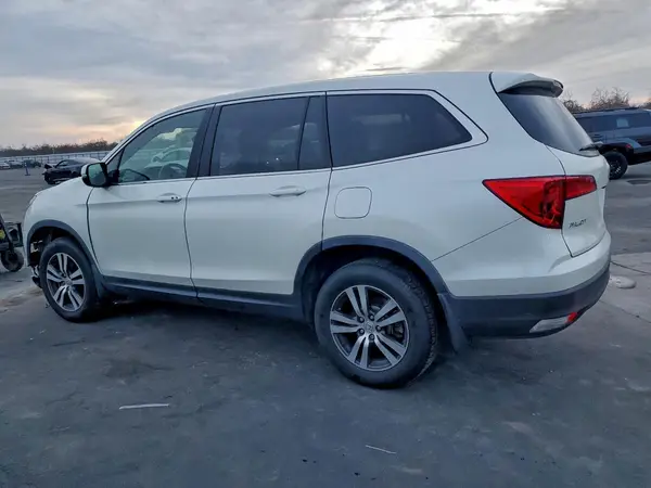 5FNYF6H38HB013062 2017 HONDA PILOT - Image 2