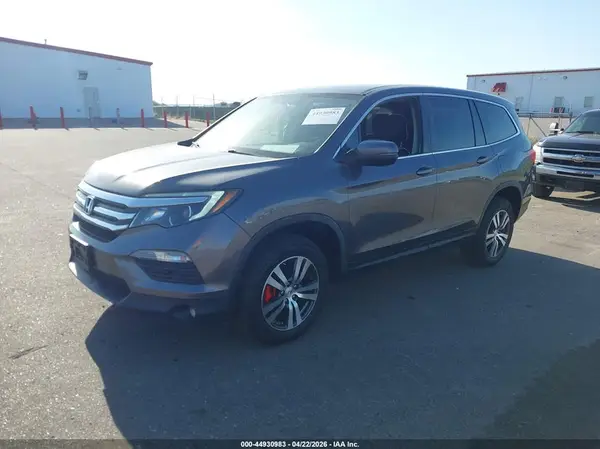 5FNYF6H38HB031805 2017 HONDA PILOT - Image 2