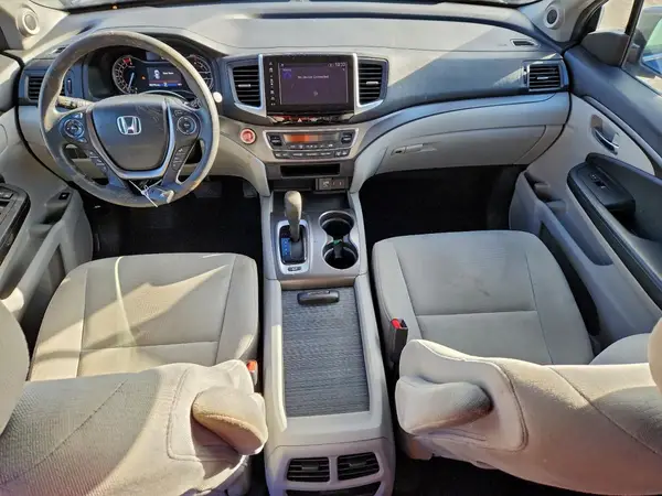 5FNYF6H38HB101030 2017 HONDA PILOT - Image 8