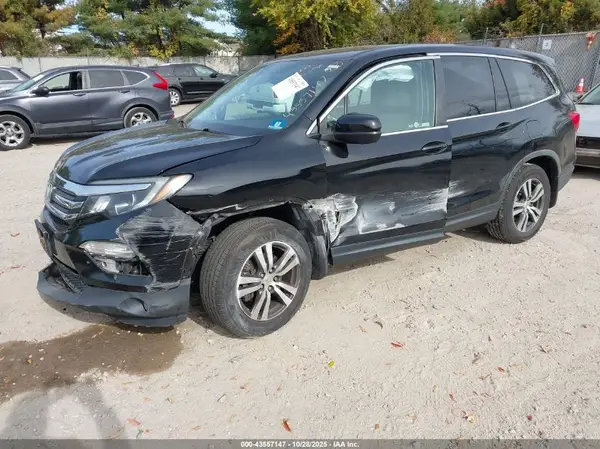 5FNYF6H38JB020728 2018 HONDA PILOT - Image 2
