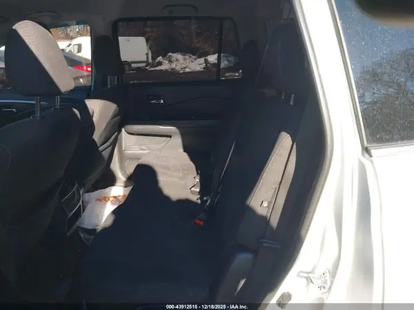5FNYF6H38JB058329 2018 HONDA PILOT - Image 8