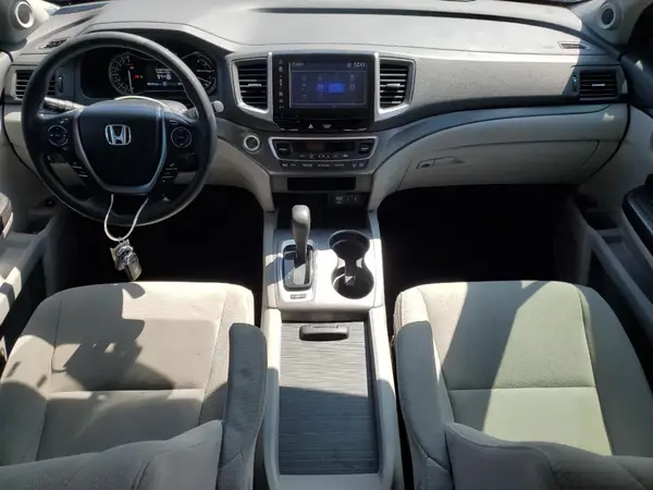 5FNYF6H39HB013569 2017 HONDA PILOT - Image 8