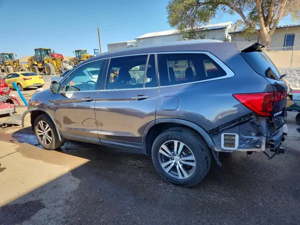 5FNYF6H39HB027620 2017 HONDA PILOT - Image 2