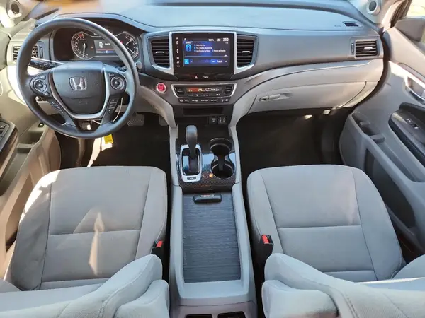 5FNYF6H39HB027620 2017 HONDA PILOT - Image 8