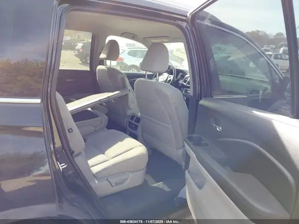 5FNYF6H39HB040707 2017 HONDA PILOT - Image 8