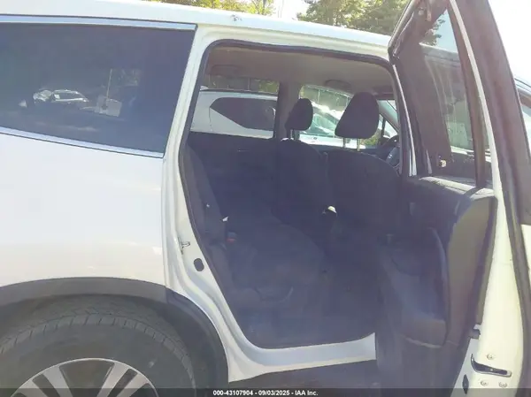 5FNYF6H39HB061086 2017 HONDA PILOT - Image 8